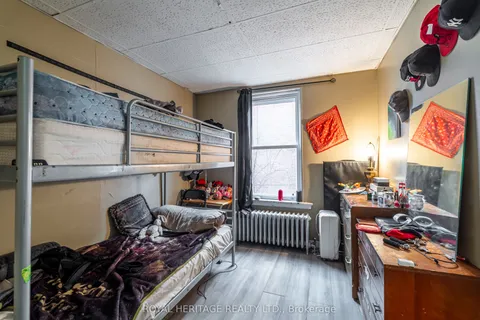 364 Parkhill Road, Peterborough North, ON K9H 3J1