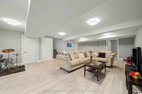 9 Bel Air Crescent, Quinte West, ON K8V 0H5