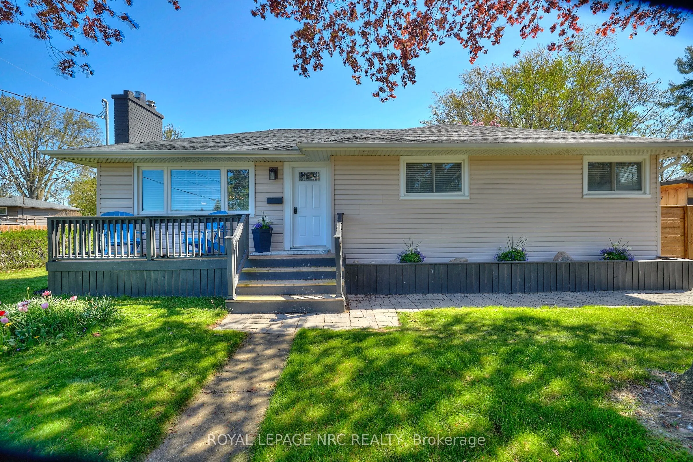 12 CORBETT Avenue, St. Catharines, ON L2N 5M5