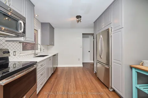 12 CORBETT Avenue, St. Catharines, ON L2N 5M5