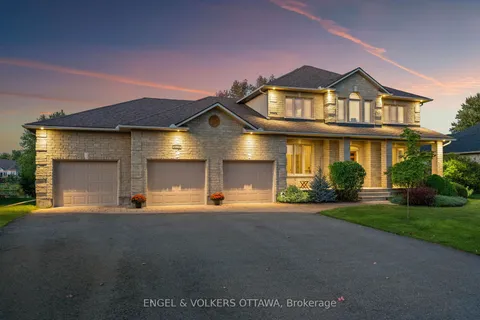 6808 Suncrest Drive, Greely - Metcalfe - Osgoode - Vernon and Area, ON K4P 0B2