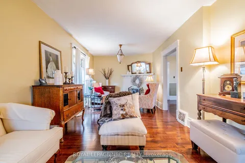 6107 Barker Street, Niagara Falls, ON L2G 1Y5