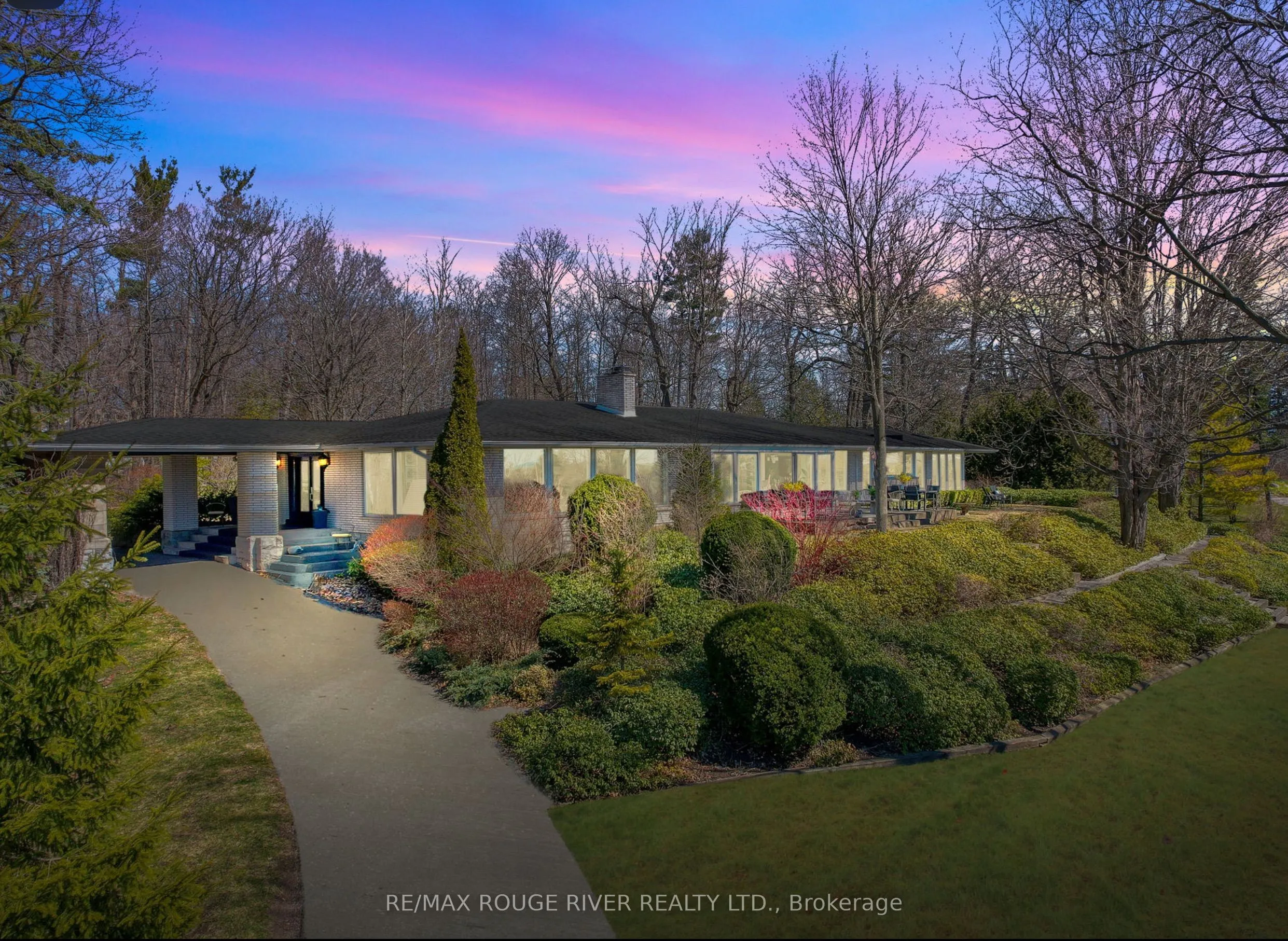 7 Sunrise Court, Cobourg, ON K9A 0W7