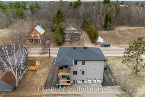 583 River Road, Pembroke, ON K8A 1A3