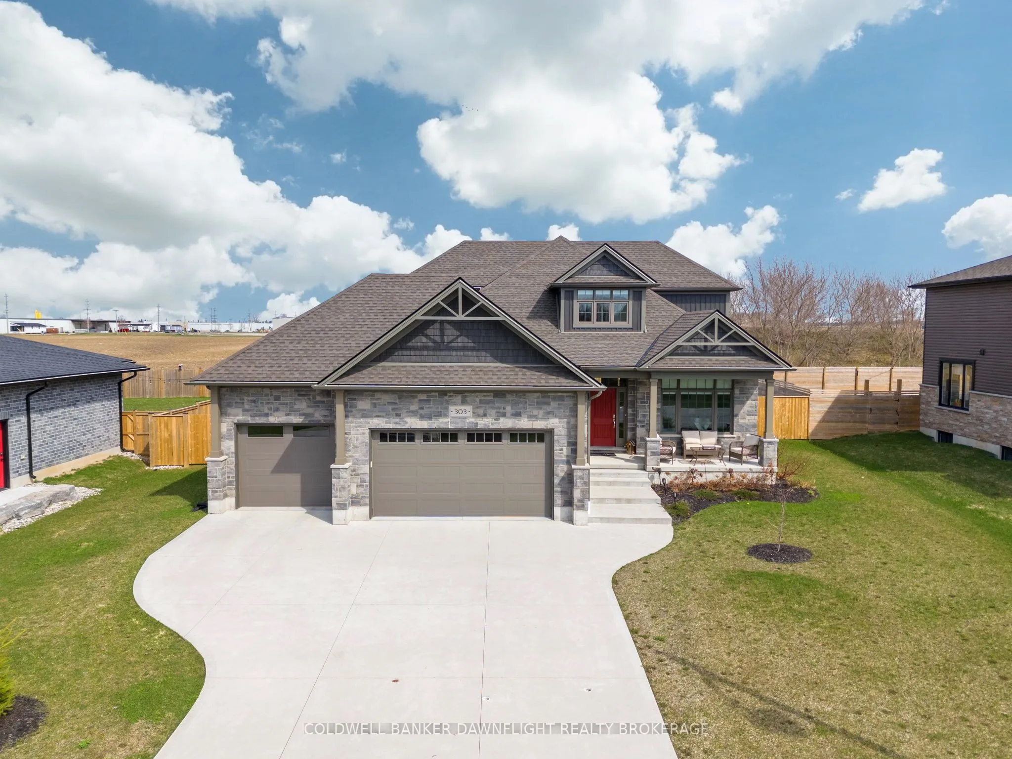 303 Hazelton Lane, South Huron, ON N0M 1S3