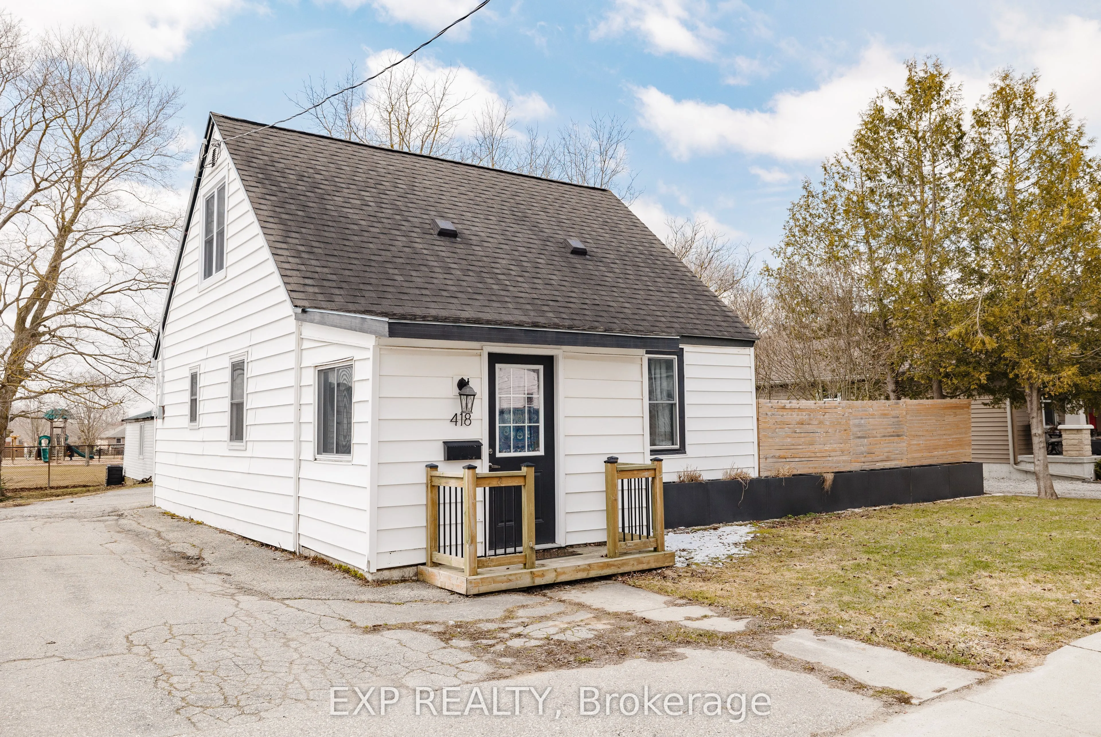418 Clayton Street, North Perth, ON N4W 2G5
