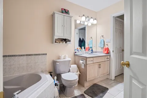 4 Gonzalez Court, Thorold, ON L2V 5C1