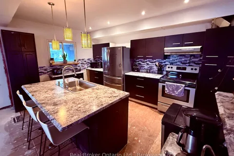 33 Cozy Street, Welland, ON L3B 4G7