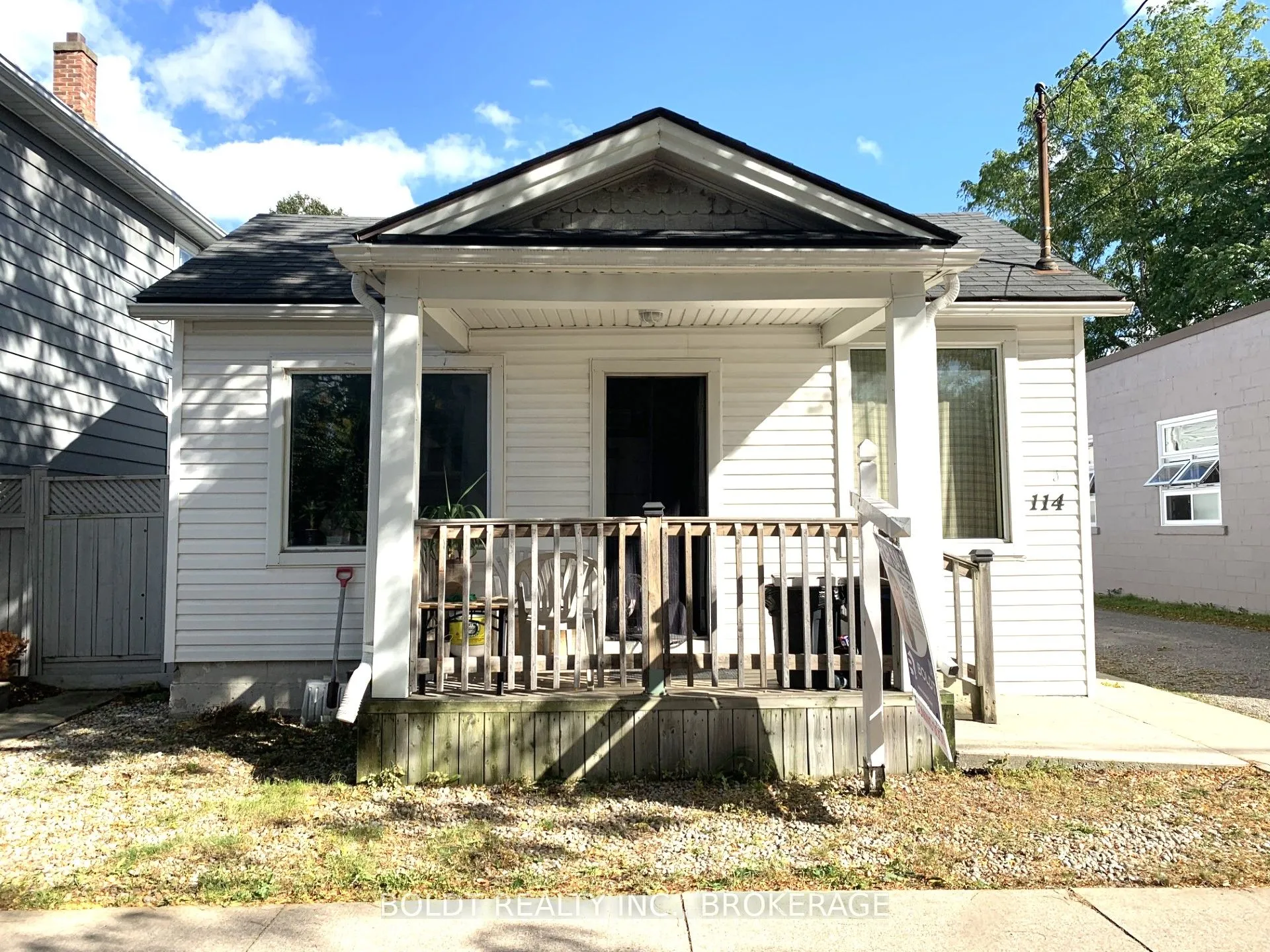 114 lake Street, St. Catharines, ON L2R 5X8