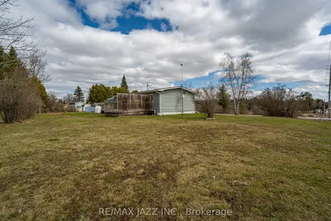 8 Almac Drive, Havelock-Belmont-Methuen, ON K0L 1Z0