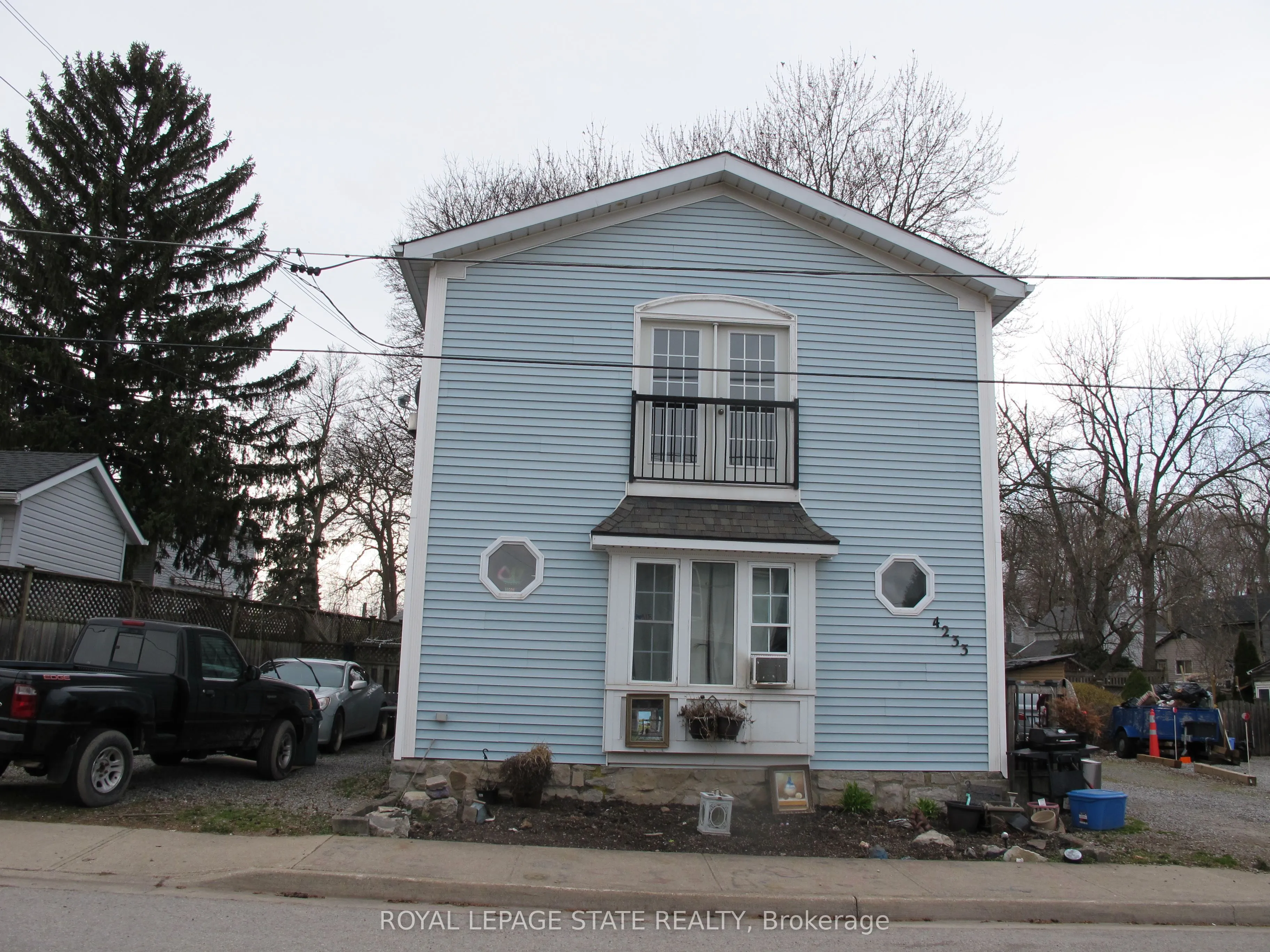 4233 May Avenue, Niagara Falls, ON L2E 3H9