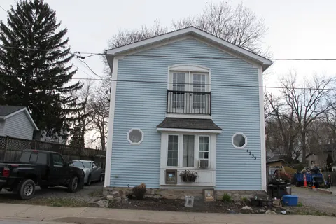 4233 May Avenue, Niagara Falls, ON L2E 3H9