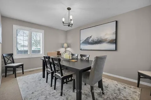 74 Cedarwood Road, London, ON N6H 5E7
