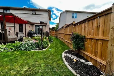 74 Cedarwood Road, London, ON N6H 5E7