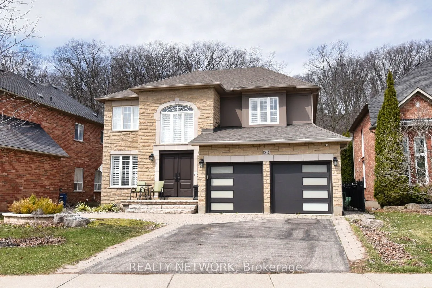 120 Davidson Boulevard, Hamilton, ON L9H 7M5