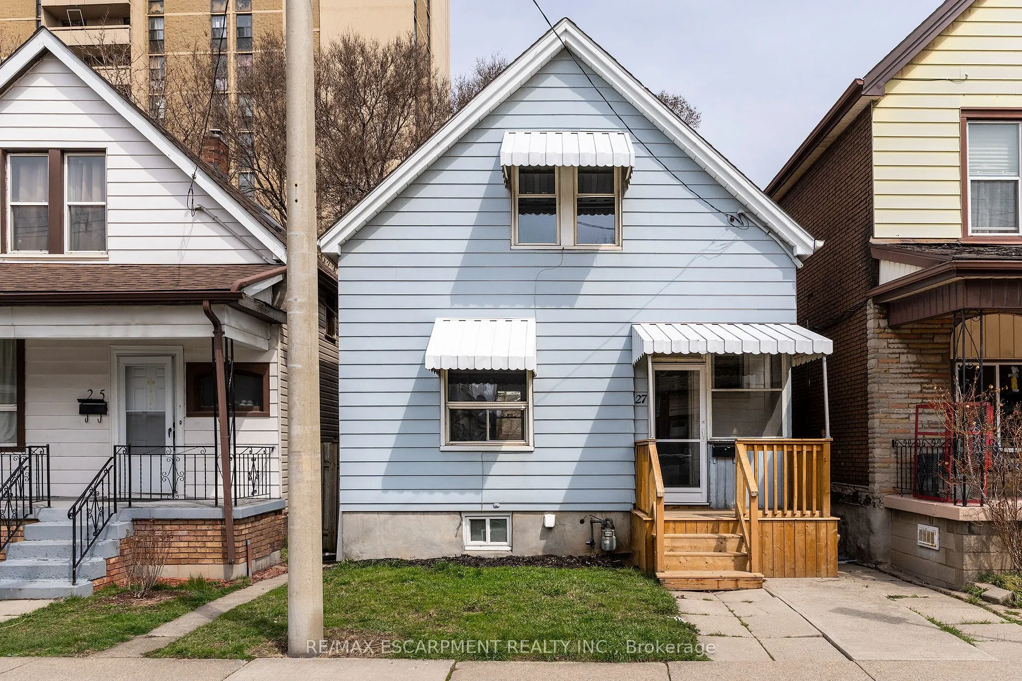 27 Harvey Street, Hamilton, ON L8L 2L9