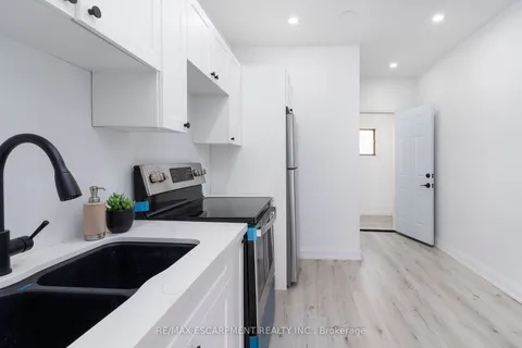 27 Harvey Street, Hamilton, ON L8L 2L9
