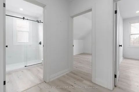27 Harvey Street, Hamilton, ON L8L 2L9