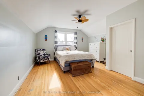 16 First Street, Woolwich, ON N3B 1H1