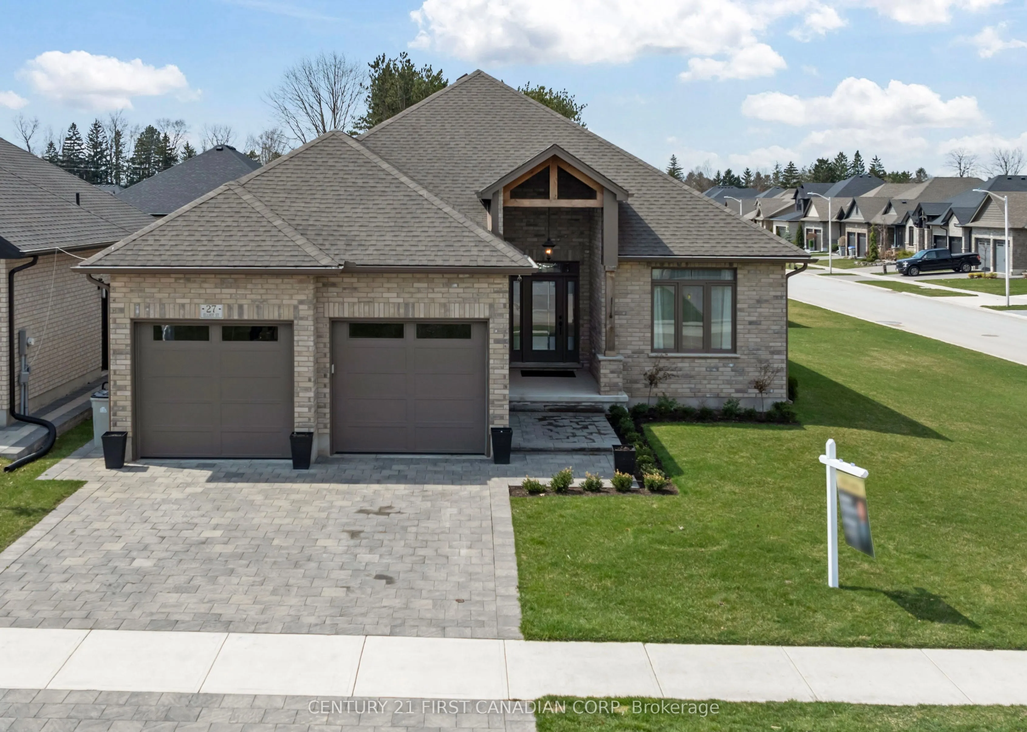 27 Elliot Street, Strathroy-Caradoc, ON N7G 0H1