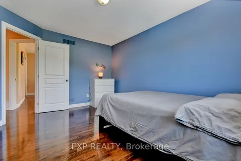 135 RIVERSEDGE Crescent, Blossom Park - Airport and Area, ON K1V 0Z8