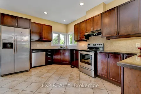 135 RIVERSEDGE Crescent, Blossom Park - Airport and Area, ON K1V 0Z8