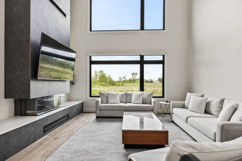 832 Windermere Drive, Kingston, ON K7P 0N5