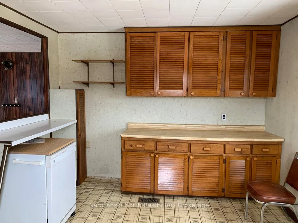 615 Labre Road, St. Charles, ON P0M 2W0