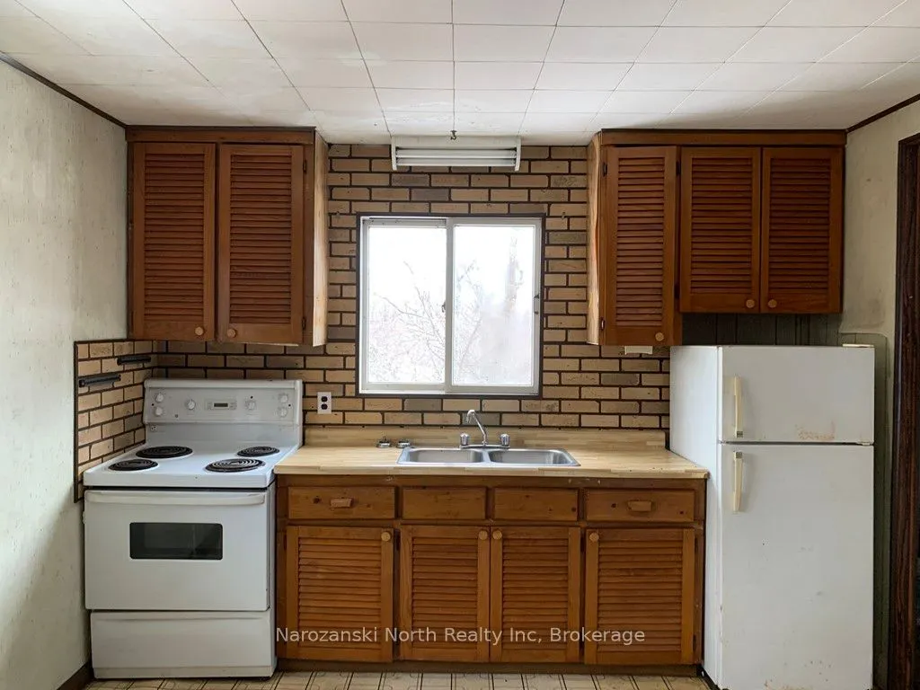 615 Labre Road, St. Charles, ON P0M 2W0