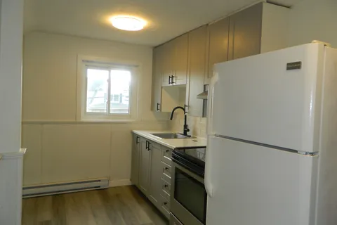 210 Phipps Street, Fort Erie, ON L2A 2V5