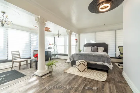137 COMMISSIONERS Road, London, ON N6C 2S9