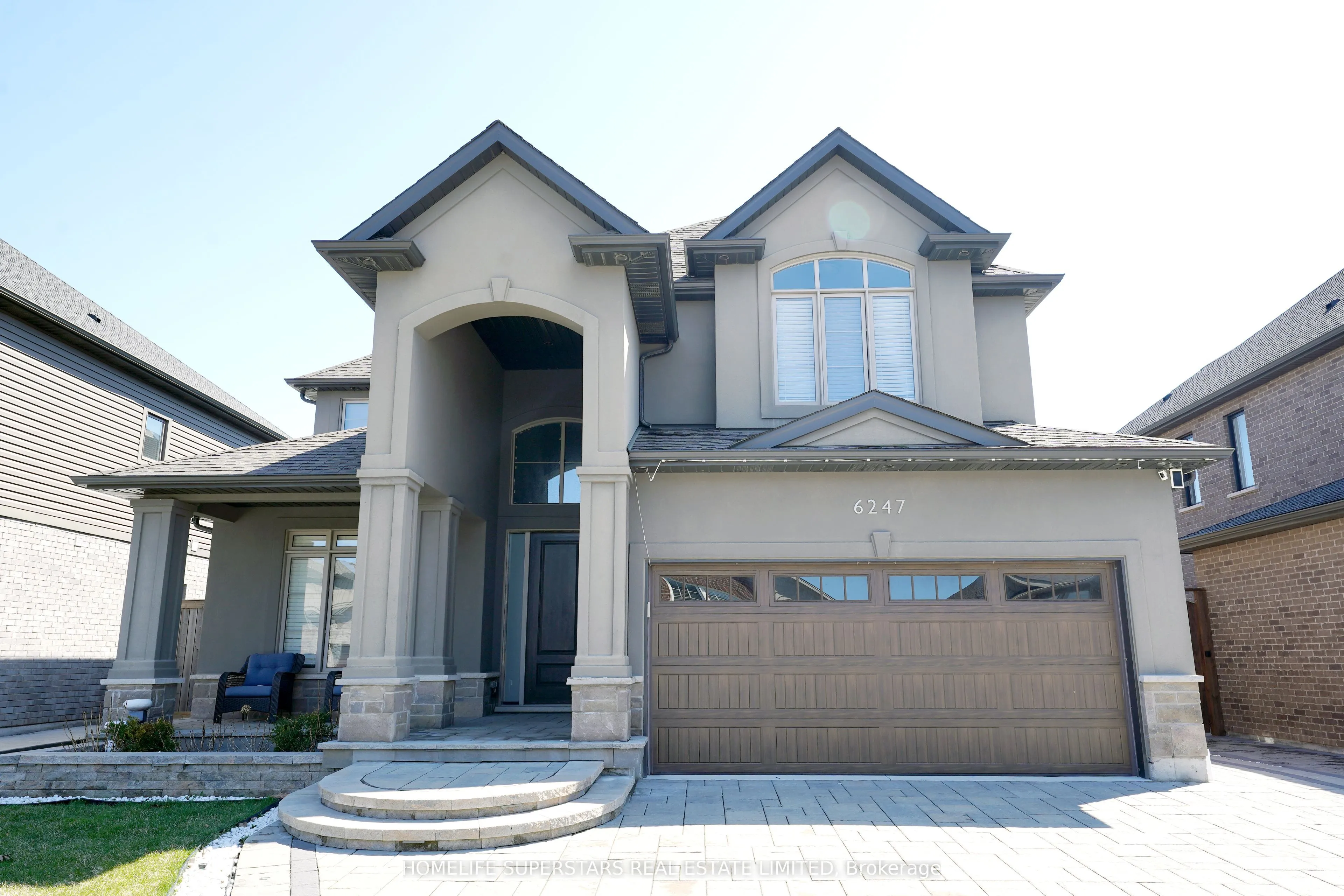 6247 Shapton Crescent, Niagara Falls, ON L2H 0L9