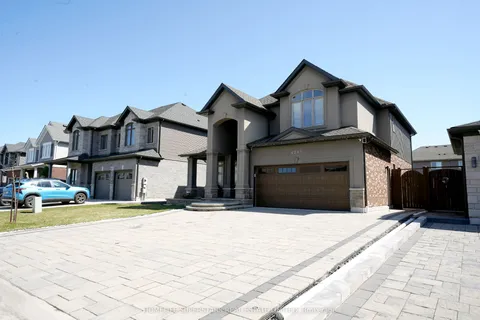 6247 Shapton Crescent, Niagara Falls, ON L2H 0L9