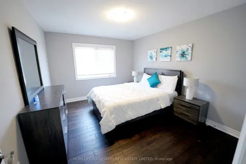 6247 Shapton Crescent, Niagara Falls, ON L2H 0L9