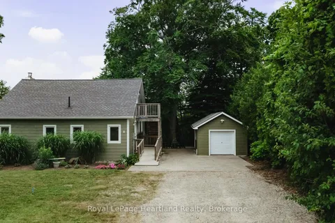 8 Cedar Drive, Bluewater, ON N0M 1G0
