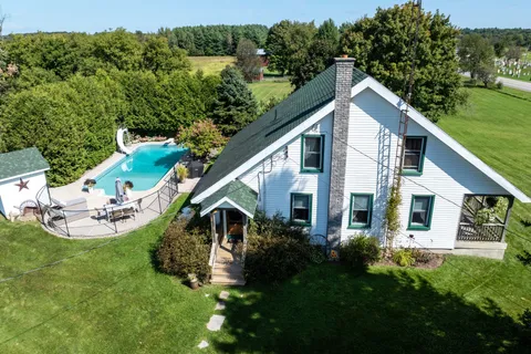 766 County Rd 2 Road, Front of Leeds & Seeleys Bay, ON K0E 1L0