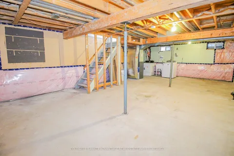 34 Silvan Drive, Welland, ON L3C 6C3