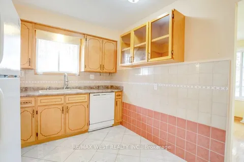 1635 Riverside Drive, Windsor, ON N9B 1A5