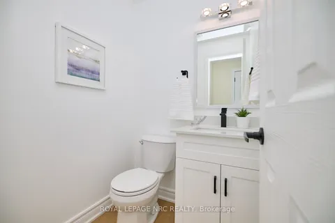 5802 Peer Street, Niagara Falls, ON L2G 1X2