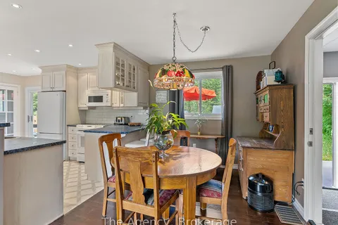 29 Kaye Road, Bracebridge, ON P1L 1L1