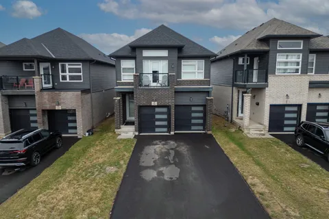 16 Mclaughlin Street, Welland, ON L3B 0J8