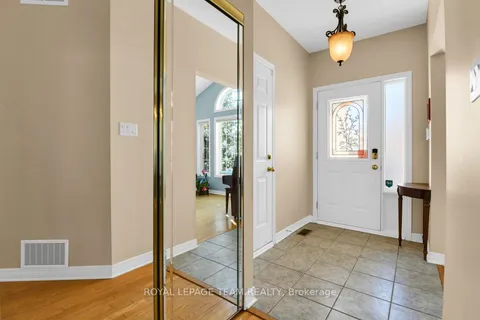 1581 Belleterre Street, Orleans - Convent Glen and Area, ON K1C 7N5