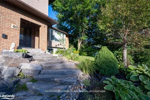 40 Glenwood Drive, Huntsville, ON P1H 1B6