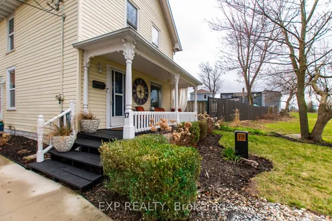 17 Regent Place, Welland, ON L3B 3L6