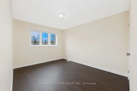 2 1/2 Royland Crescent, ON N5C 0C4