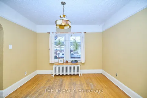 9 Wade Street, Welland, ON L3C 5H3