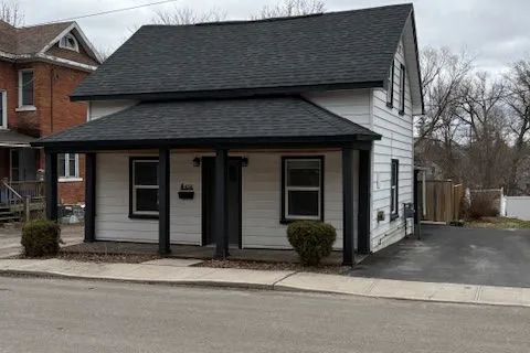 450 Coumbes Lane, Renfrew, ON K7V 1N4