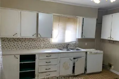 1590 4th Avenue, Owen Sound, ON N4K 4X3