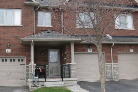 29 Sunset Way, Thorold, ON L2V 0C7
