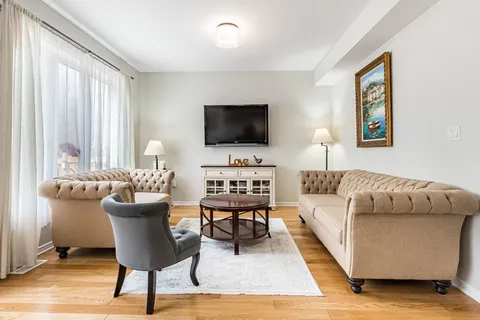 173 Kinsman Drive, Hamilton, ON L0R 1C0